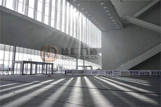 西安絲路會(huì)展中心門區(qū)